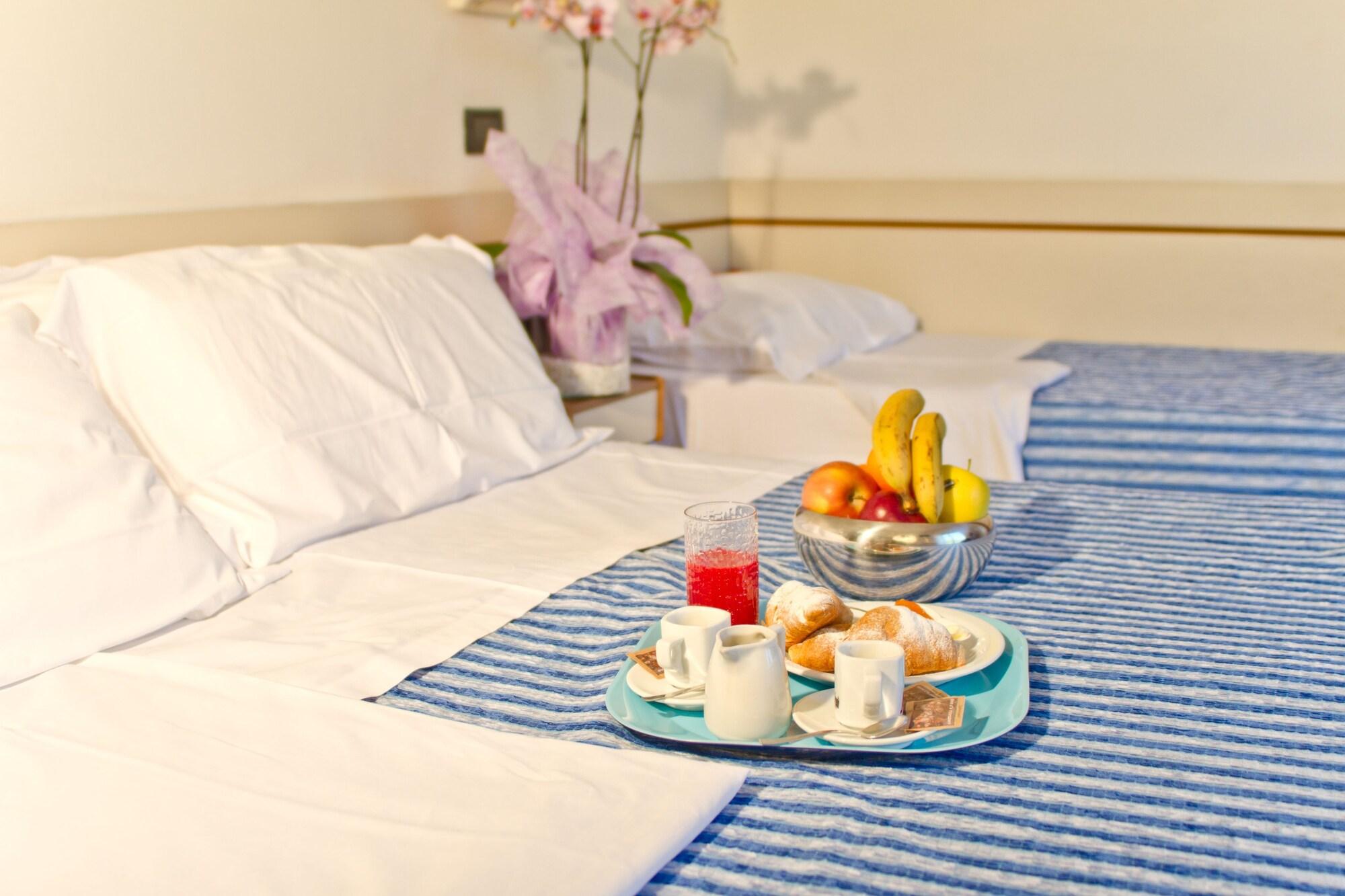 Hotel Montecarlo Rimini Luaran gambar
