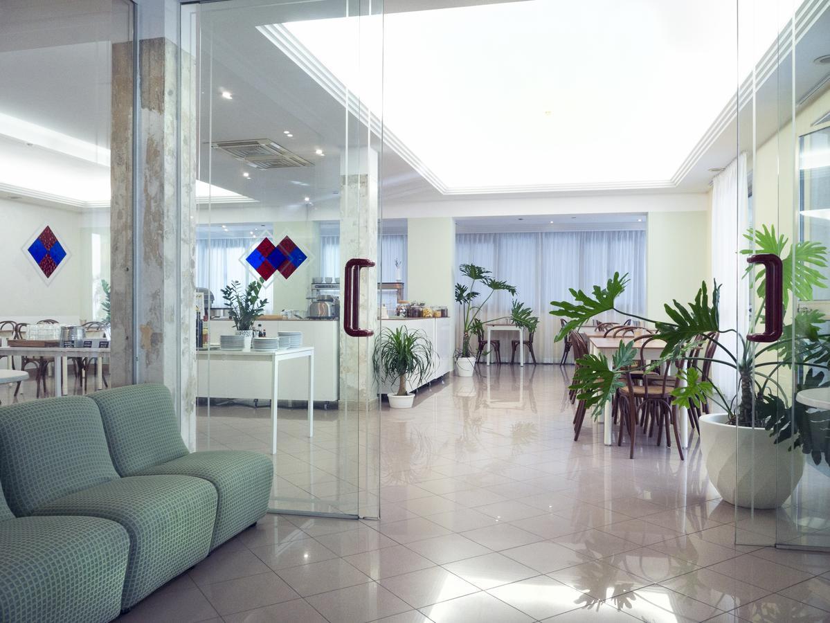 Hotel Montecarlo Rimini Luaran gambar