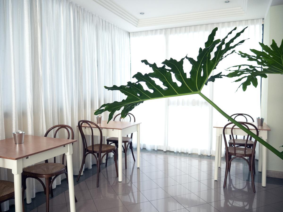 Hotel Montecarlo Rimini Luaran gambar