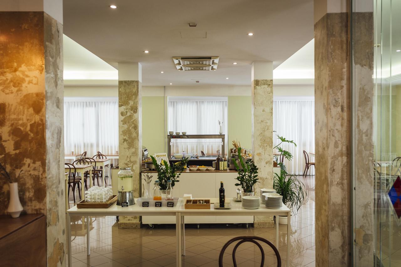 Hotel Montecarlo Rimini Luaran gambar