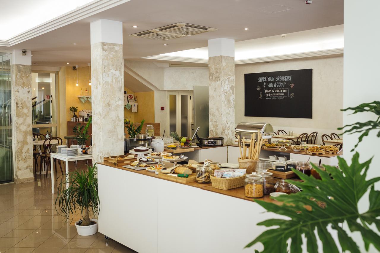 Hotel Montecarlo Rimini Luaran gambar