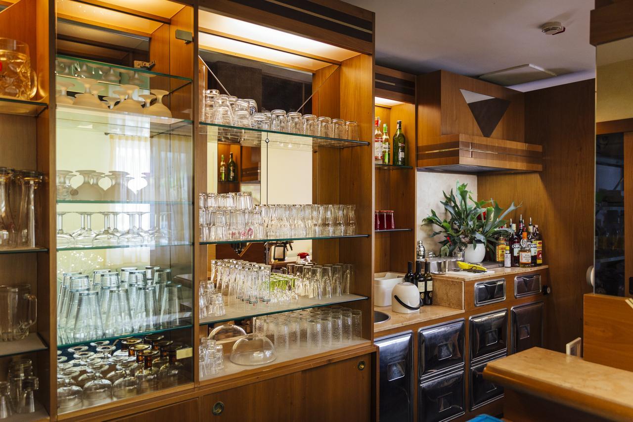 Hotel Montecarlo Rimini Luaran gambar